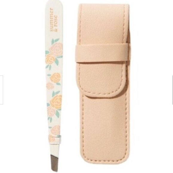 summer & rose Other - Summer & Rose - Rose patterned Tweezers with a pink pouch